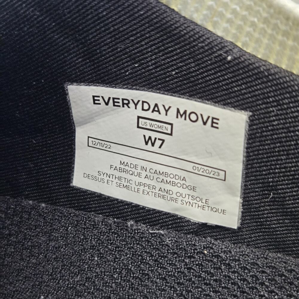 Vessi Everyday Move Lace Up Womens Size 7 Waterproof Shoes Sneakers Polar White - Picture 10 of 12